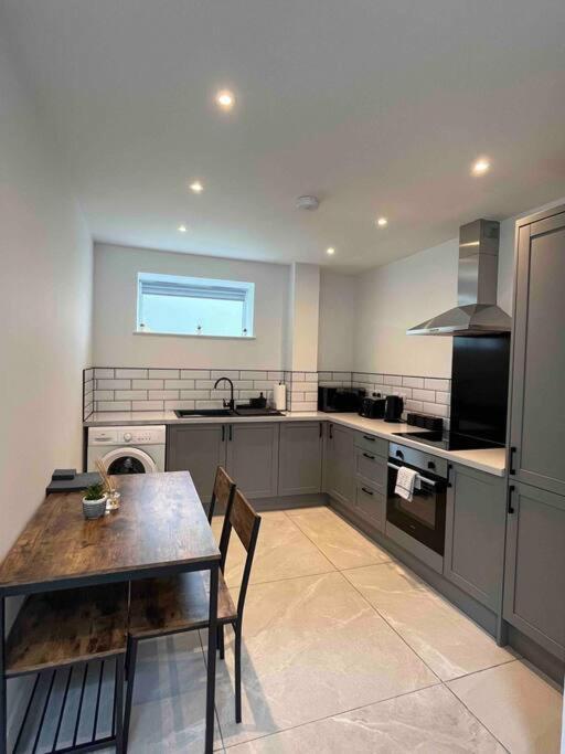 Entire Property In Downham Market, Serviced Accomodation Apartment ภายนอก รูปภาพ