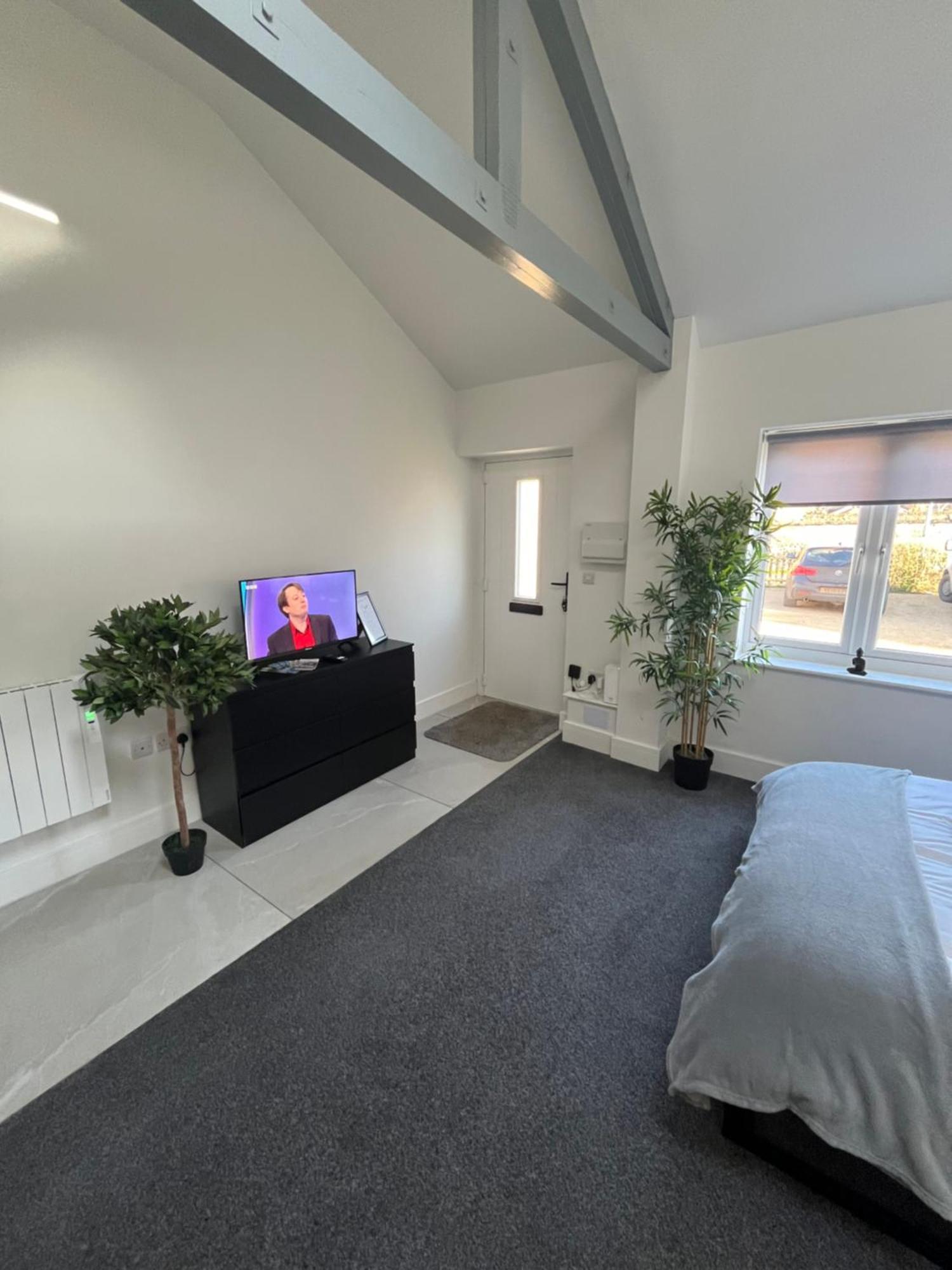 Entire Property In Downham Market, Serviced Accomodation Apartment ภายนอก รูปภาพ